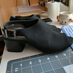 Life strides soft black heel sandal wedge